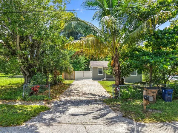 262 Palmacea Rd, Fort Myers, FL 33905