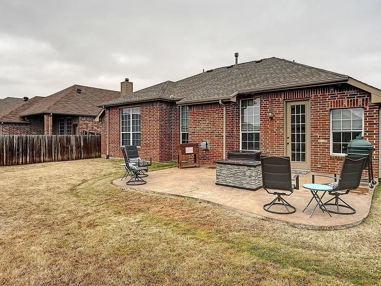 2440 Deerwood Dr — Photo 31