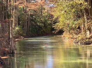 481 Skyline Dr, Center Point, TX 78010