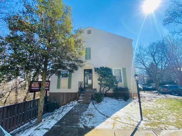 3001 Braxton Wood Ct, Fairfax, VA 22031