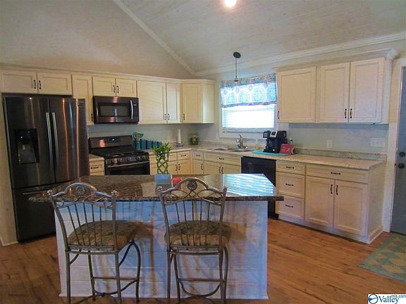 5th image of 225 Wallace Dr