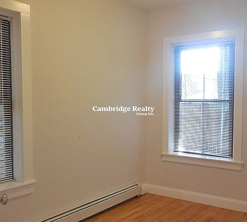 5th image of 100 Willow St #1T