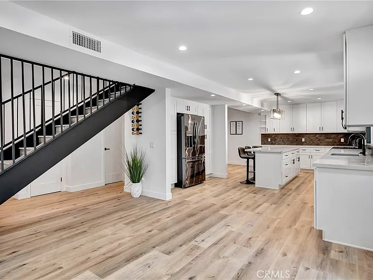 24445 Clipstone St — Photo 14