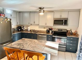 195 Falmouth Rd APT 19C, Mashpee, MA 02649