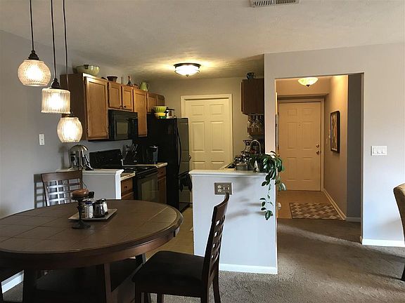 4th image of 413 Poinsetta Ct APT 5