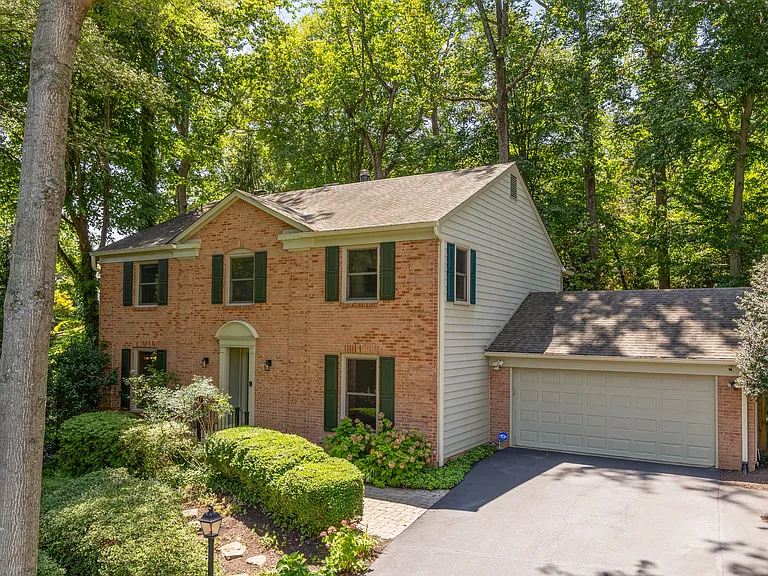 1318 Round Oak Ct — Photo 1