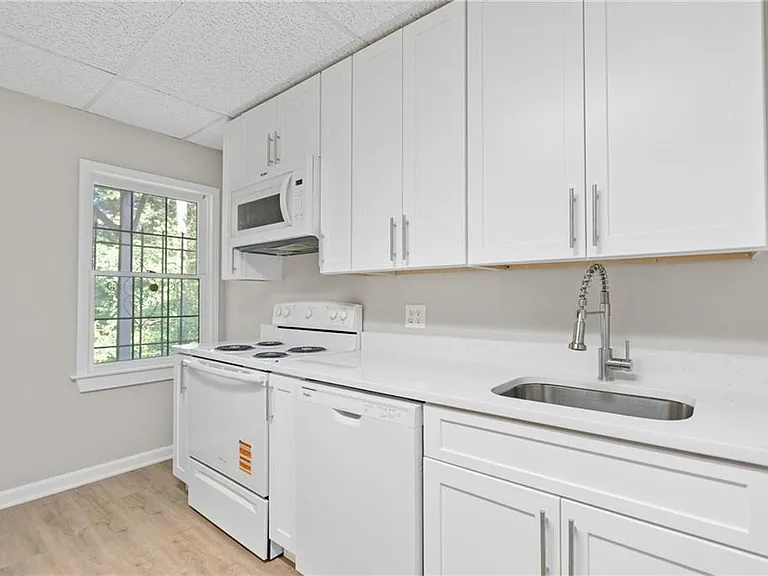3418 Rose Arbor Ct — Photo 8