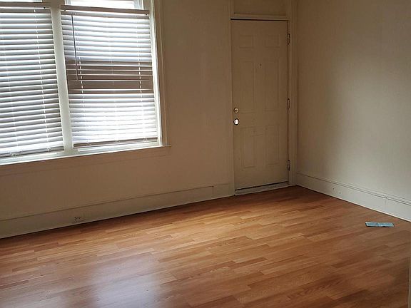 2nd image of 4117 N Darien St