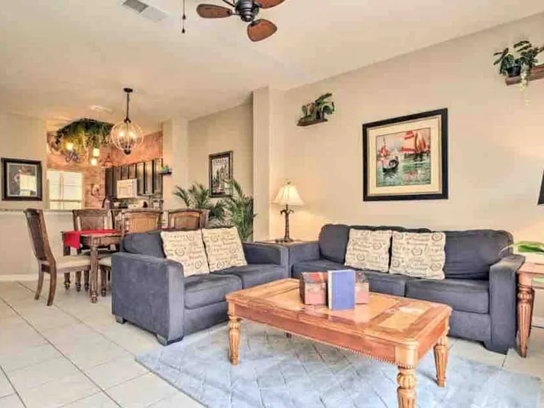 Yellow Lantana Ln — Photo 95