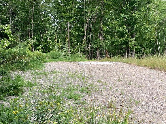 4th image of 401 Main Road