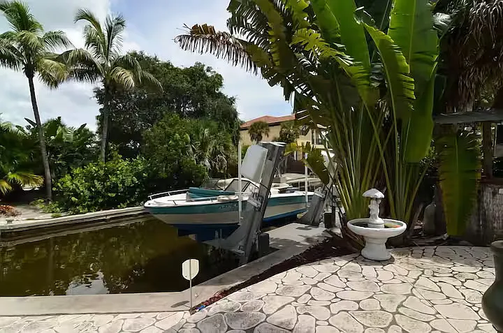 349 Avenida Madera — Photo 12