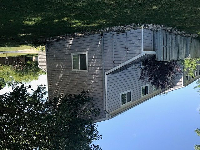 2nd image of 1901 Blackthorn Dr