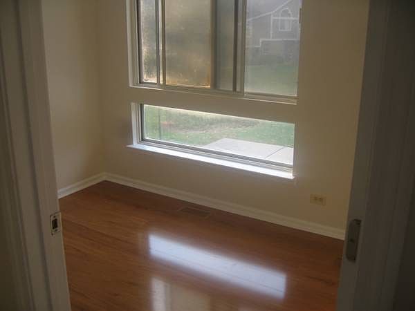 2nd image of 1056 Courtland Dr #1056