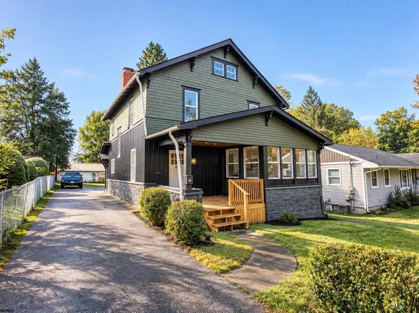 604 Country Club Rd, Fairmont, WV 26554
