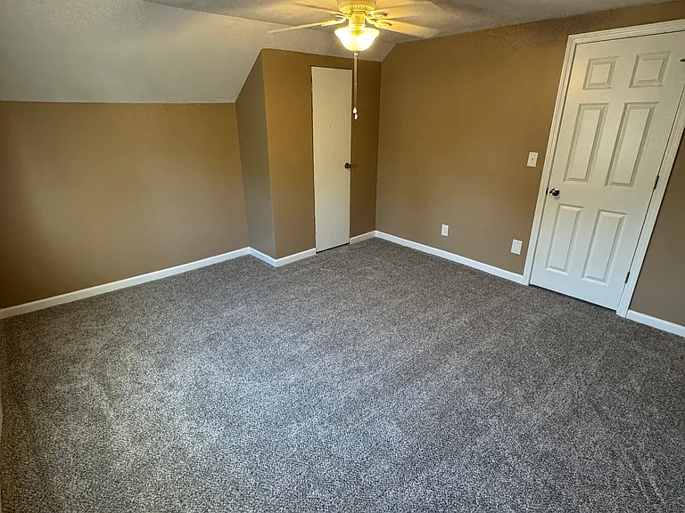 210 Santee Ave — Photo 21