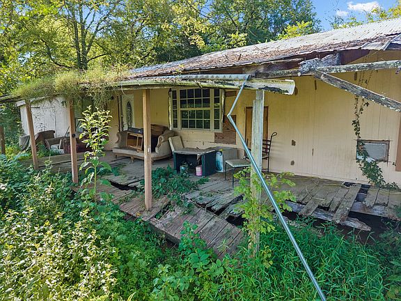 2nd image of 1550 Access Rd