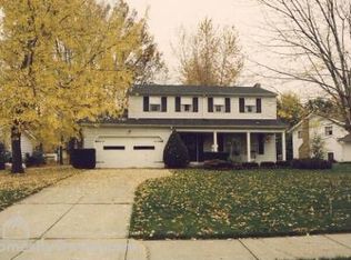 26615 Fairfax Ln, North Olmsted, OH