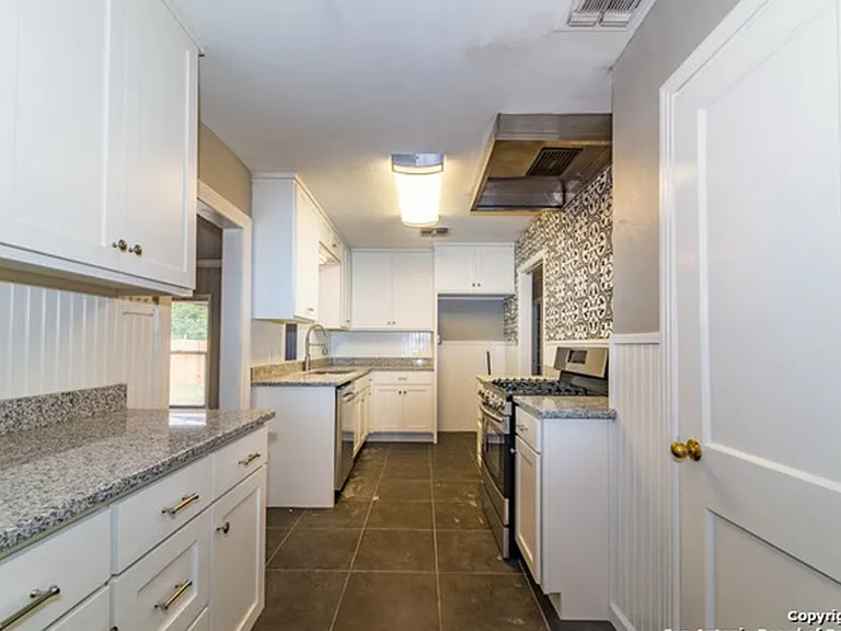 329 Tuttle Rd — Photo 7