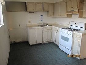 3rd image of 215 W Newburg Ave