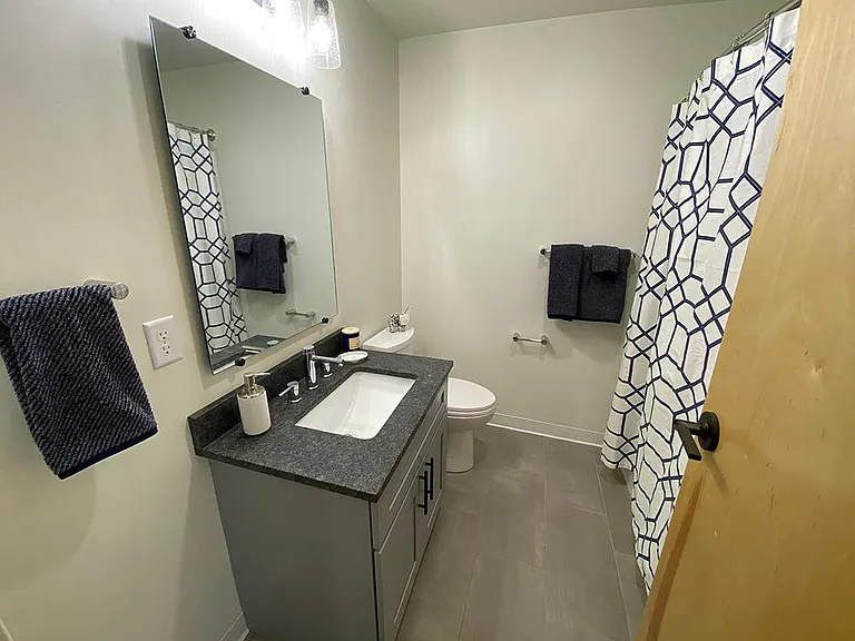 Lincoln Lofts — Photo 10