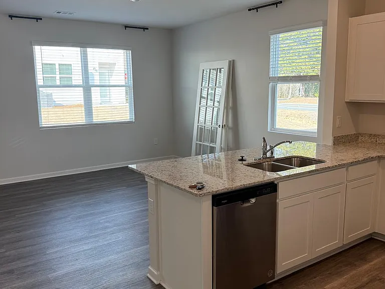 2 Sweetspire Dr — Photo 7