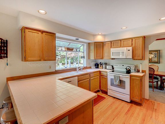 4th image of 6417 150th St SE