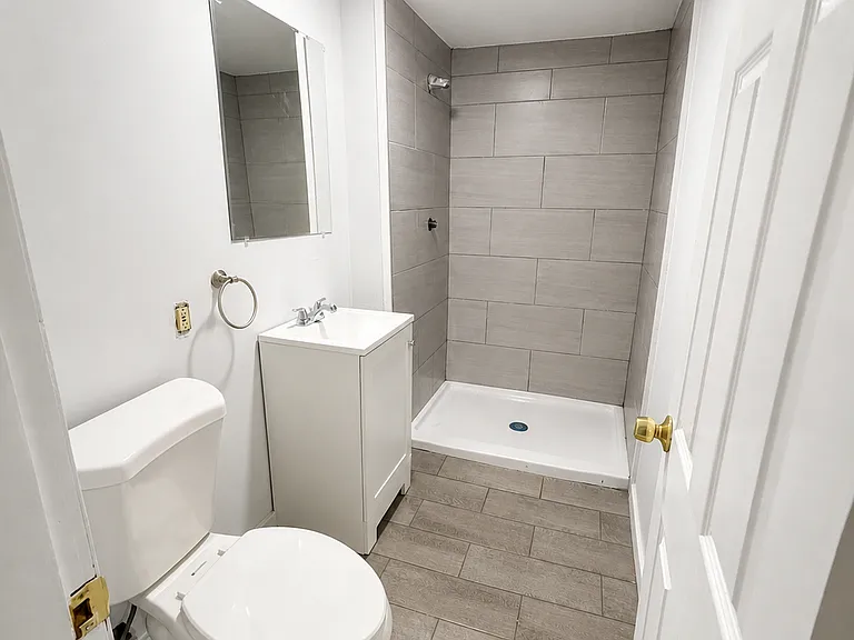 9 Winthrop St #3 — Photo 7