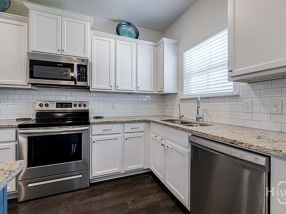 5th image of 118 William Way