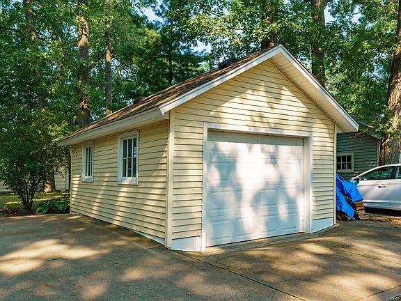 5th image of 10408 Tomkinson Dr