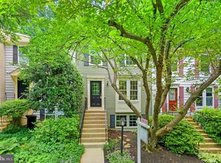 11027 Barton Hill Ct, Reston, VA 20191