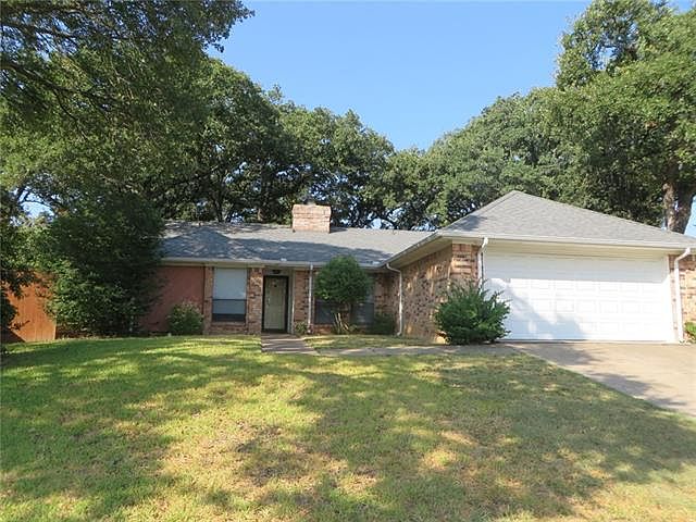 1st image of 305 Oakview Dr