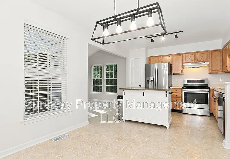 3 bed, 2.5 bath, 1884 sqft, $2,800 — Photo 4