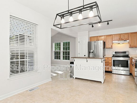 4th image of 15 Guilford Pl