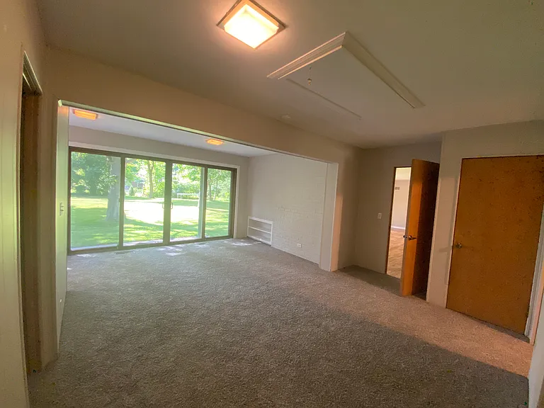 Family room (unfurnished)
