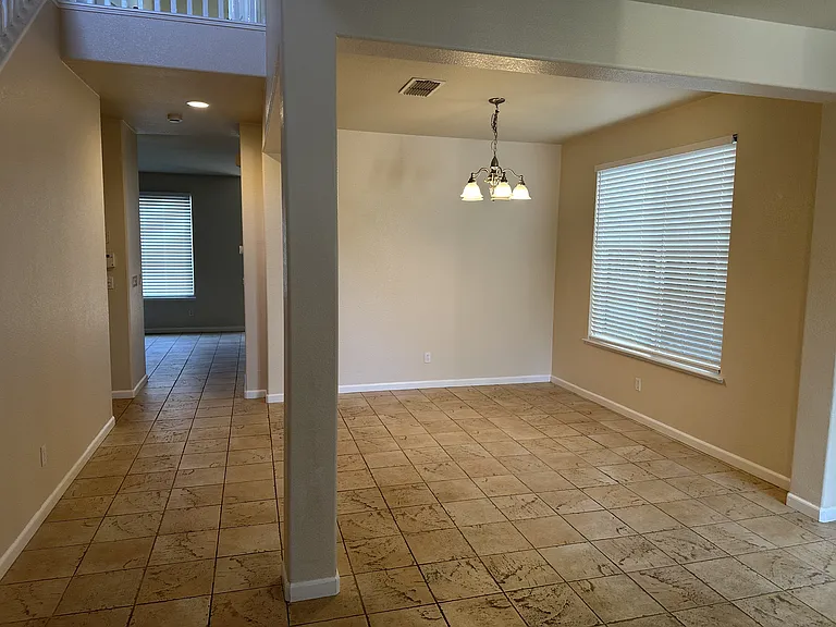 274 Finchwood Dr — Photo 3