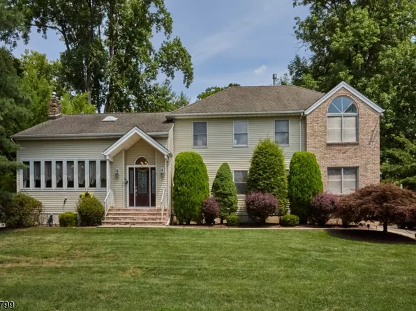 2 Cayuga Trl, Wayne Twp., NJ 07470