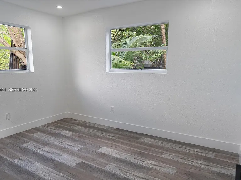 2600 NW 108th St — Photo 23