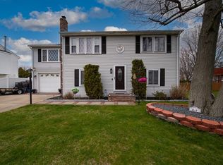 27 Scranton Ave, Warwick, RI 02888