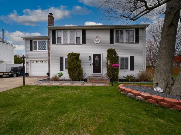 27 Scranton Ave, Warwick, RI 02888