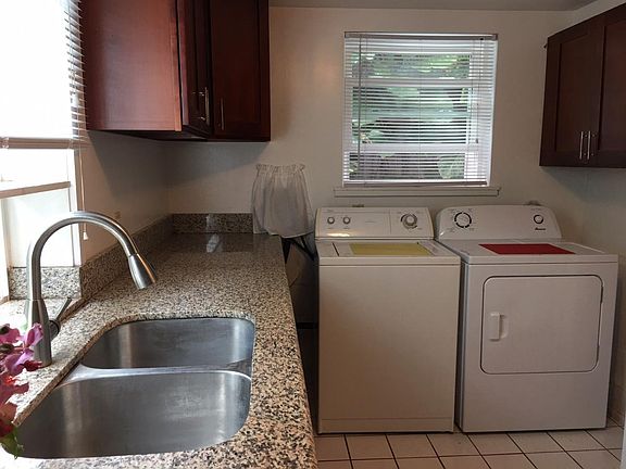 washer/dryer in unit