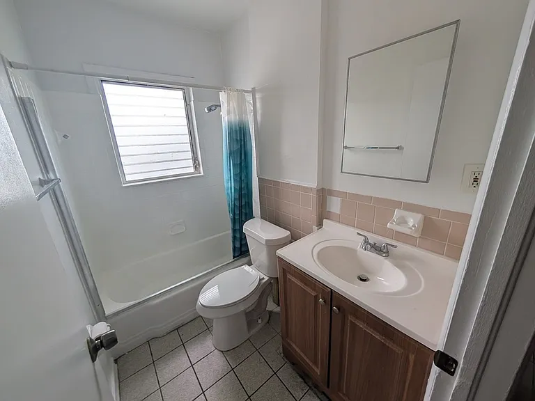 407 Engman St #B — Photo 8