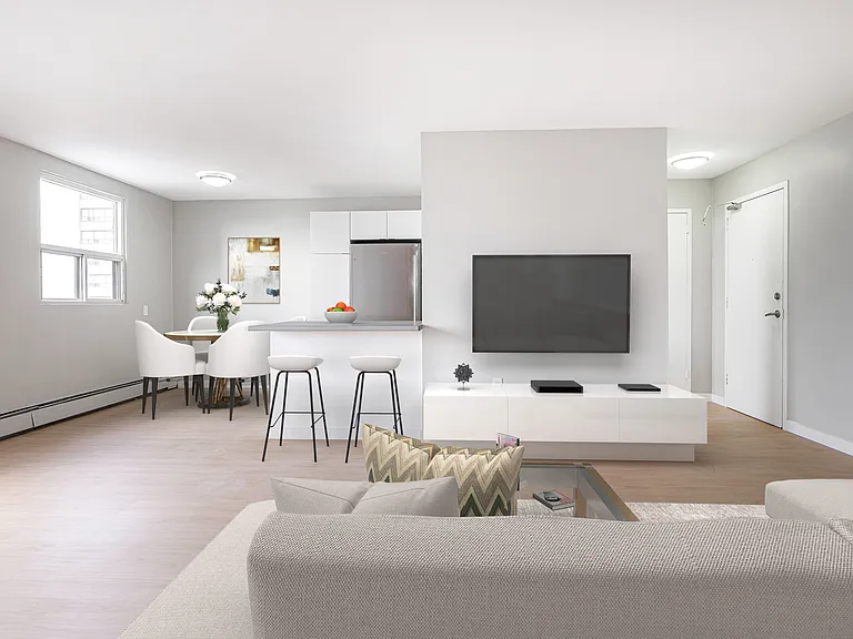 770 Wonderland Rd S #760 — Photo 3