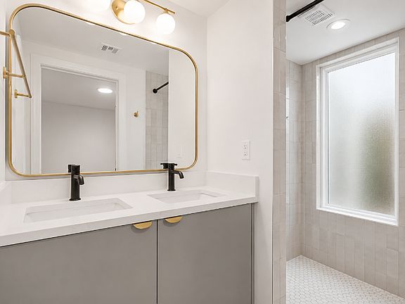 4th image of 4641 N 8th Pl #999702