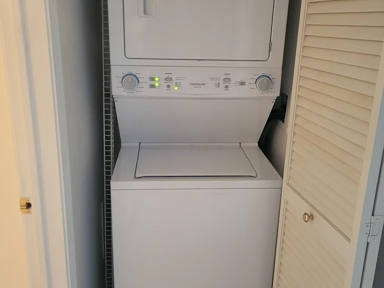 in-unit washer/dryer