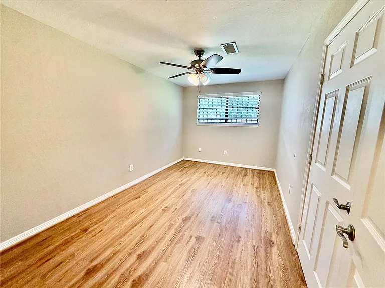 5838 Ludington Dr — Photo 9