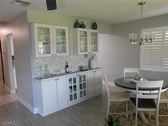 5th image of 6 Aztec Lily Ln