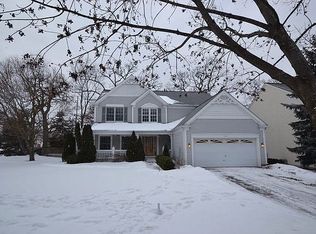 1112 Williamsburg Cir, Grayslake, IL