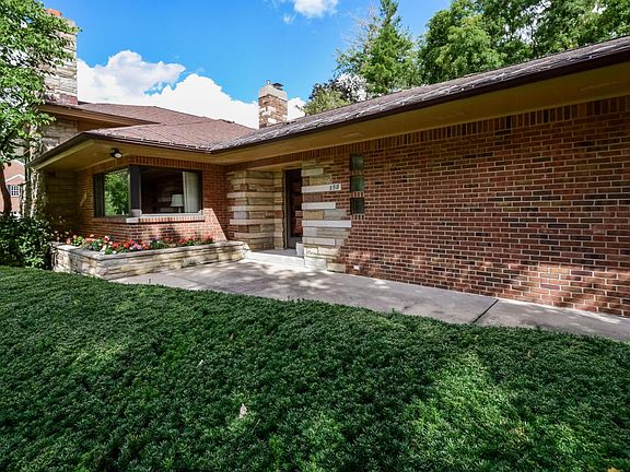 5th image of 150 Park Hills Dr SE