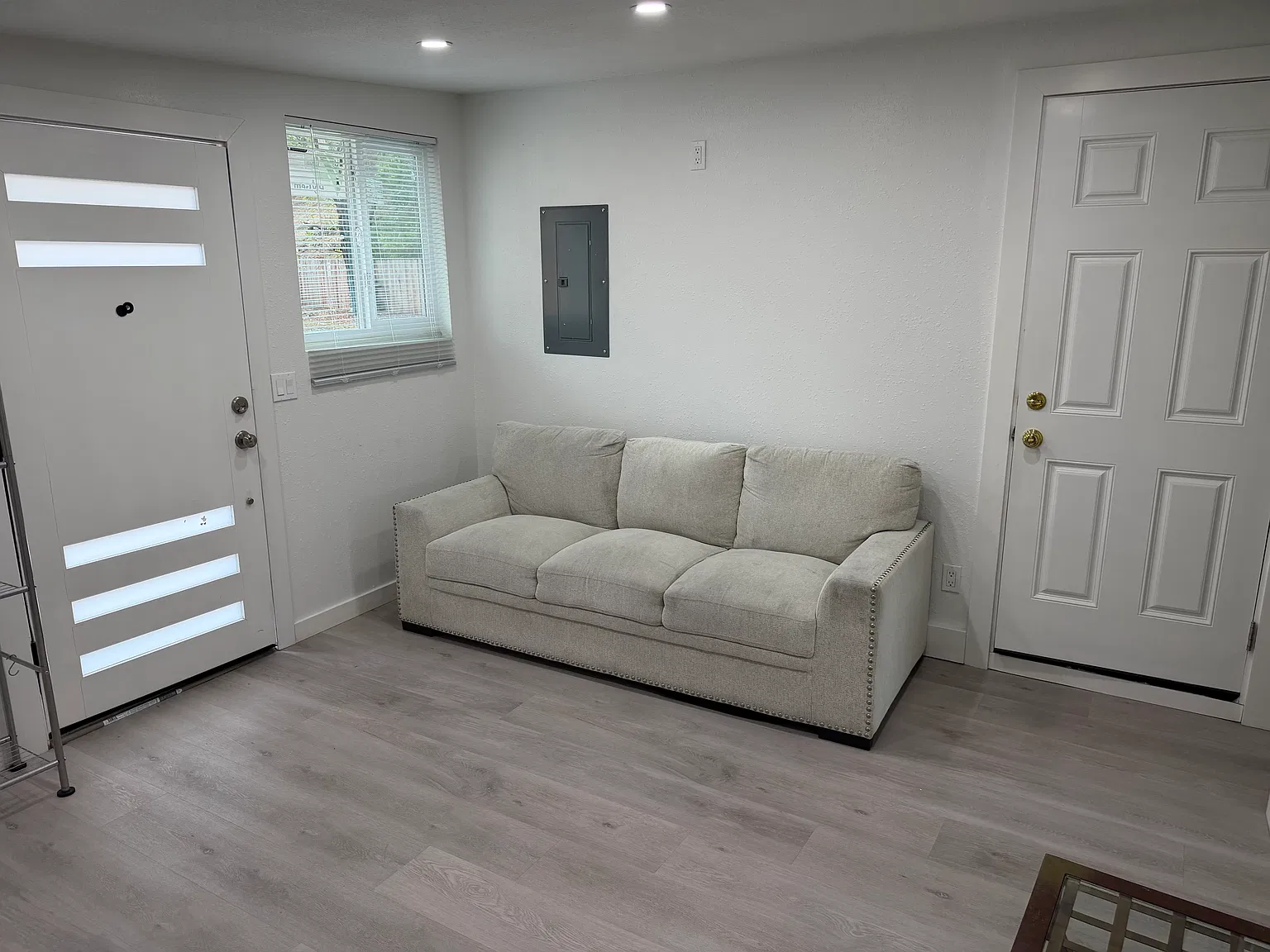 1 bed, 860 sqft, $2,100 — Photo 2