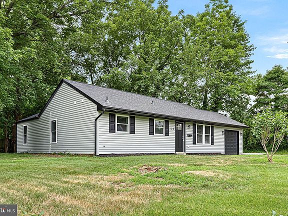 2nd image of 136 Somers Ave